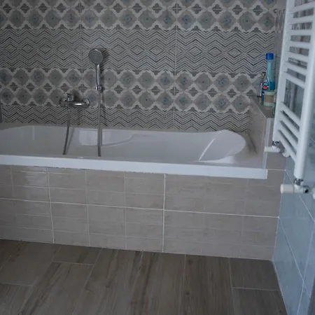 La Corte Di Emily Panzió